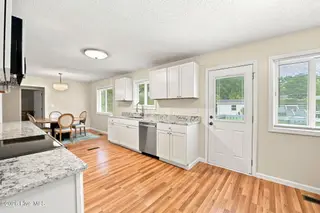 5004 Trent Woods Drive, Trent Woods, NC 28562 – photo 11: 37-web-or-mls-DSC_8682