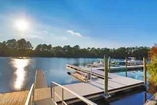 103 Shoreview Drive, New Bern, NC 28562 – photo 23: Community Marina