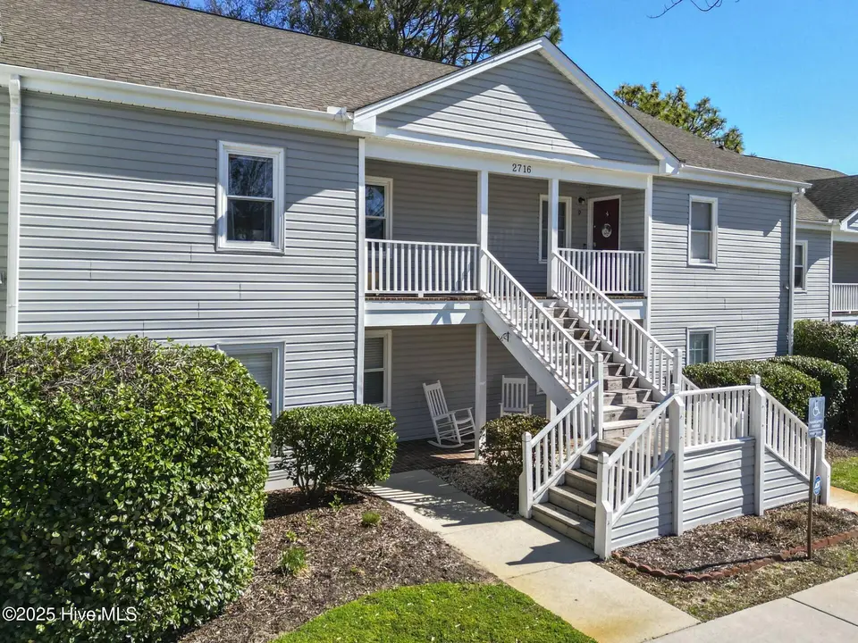 2716 S 17th Street Apt A, Wilmington, NC 28412 – photo 1 of 36: Front Exterior
