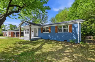 721 Vernon Drive, Jacksonville, NC 28540 – photo 4: 3_721_vernon_dr_003