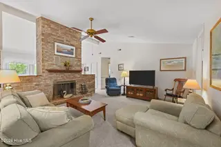 1311 Pelican Drive, New Bern, NC 28560 – photo 4: Living Room