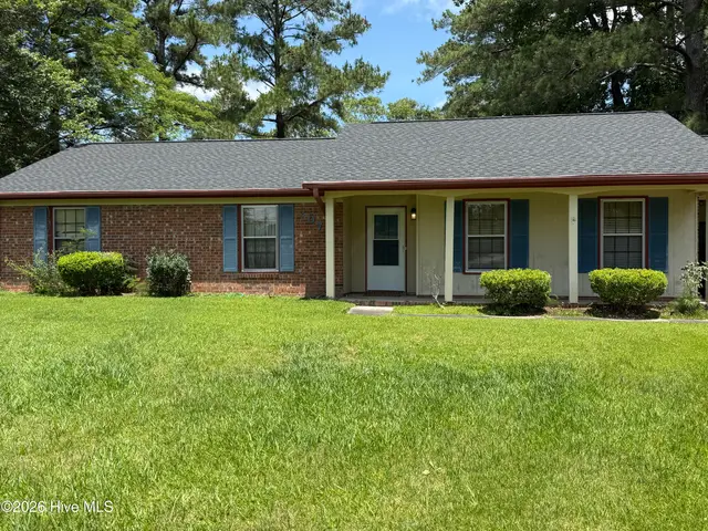 207 E Willowood Lane, Jacksonville, NC 28546