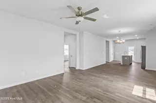 610 S Squires Run Lane, Richlands, NC 28574 – photo 6: Living Room