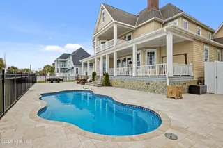 359 Bay Run, Newport, NC 28570 – photo 4: Your very own oasis