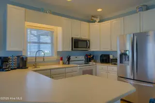 625 New River Inlet Road, North Topsail Beach, NC 28460 – photo 23: 625 New River Inlet Road - Interiors - E