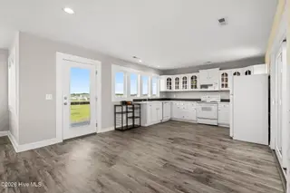 598 Ocean Boulevard W, Holden Beach, NC 28462 – photo 16: 16-web-or-mls-CAMMediaLLC.com (33 of 65)