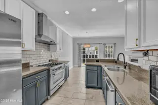 6608 Wedderburn Drive, Wilmington, NC 28412 — 4-bedroom home in Lords Creek, Wilmington, NC, photo 11 of 27: 011_img_0708_736