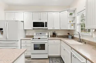 431 Lansdowne Road, Wilmington, NC 28409 – photo 18: 018_431_lansdowne_road_wilmington-18_475