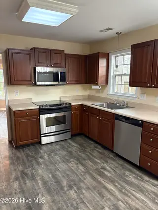 102 Dockside Drive, Jacksonville, NC 28546 – photo 3: Kitchen