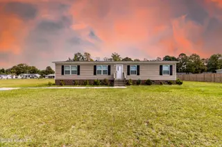 102 Bonnie Farms Road, Dudley, NC 28333 — 3-bedroom manufactured home in Bonnie Farms, Dudley, NC, photo 2 of 20: IMG_3596-Edit