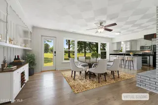 1705 River Drive, Morehead City, NC 28557 – photo 4: Dining and kitchen