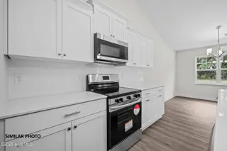 101 Molly Rice Branch Court, Jacksonville, NC 28546 – photo 7: 9-web-or-mls-165 Vista Cay Dr 016