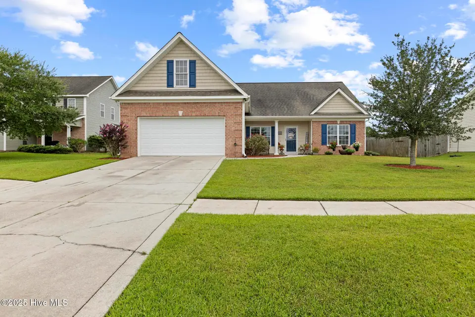 113 Moonstone Court, Jacksonville, NC 28546 – photo 1 of 37: 425A1561