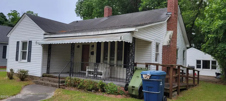 329 E 11th Street, Washington, NC 27889 – photo 1 of 18: Primary Photo