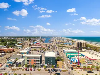 102 Cape Fear Boulevard Unit 204, Carolina Beach, NC 28428 — 2-bedroom condo in Towne Place Condominium, Carolina Beach, NC, photo 5 of 33