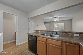 1004 Grandeur Avenue, Jacksonville, NC 28546 – photo 14: 37-web-or-mls-_RAD8339