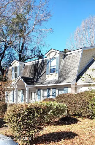 437 Biscayne Drive, Wilmington, NC 28411 — 4-bedroom home in Bayshore Estates, Wilmington, NC, photo 1 of 20: Front