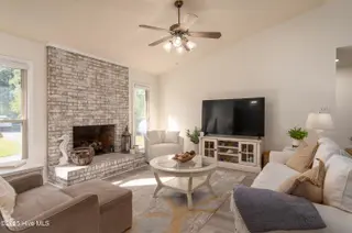 1814 Caracara Drive, New Bern, NC 28560 – photo 8: Living room