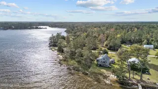 211 S River Drive, Beaufort, NC 28516 – photo 12: 11-web-or-mls-DJI_20241115131255_0989_D