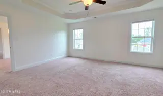 2007 Snapper Street, New Bern, NC 28562 — 4-bedroom home in Bluewater Rise, New Bern, NC, photo 18 of 31: 16 Huge Primary Suite