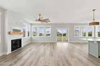 101 Wave Court, Newport, NC 28570 – photo 22: 35-web-or-mls-101-Wave-Ct-058_edit