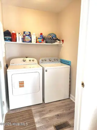 319 Oak Grove Avenue, Greenville, NC 27834 – photo 17: laundry