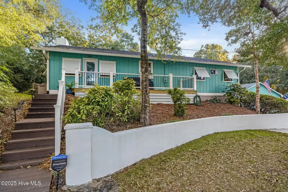 201 Hoop Pole Creek Drive, Atlantic Beach, NC 28512 – photo 1 of 38: 7-web-or-mls-1S3A1721