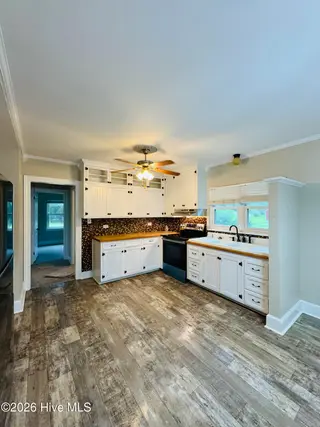 111 Ferry Road, Elizabeth City, NC 27909 – photo 7: Kitchen