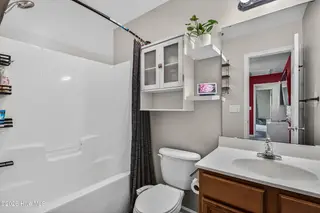 143 Ashbury Park Lane, Richlands, NC 28574 – photo 18: Primary Bath