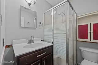 610 Vernon Drive, Jacksonville, NC 28540 – photo 14: Bathroom 2
