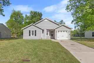 411 Hunting Green Drive, Jacksonville, NC 28546 – photo 1: hunting-1
