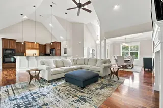7011 Masonboro Sound Road, Wilmington, NC 28409 – photo 6: 46-web-or-mls-DSC07327-Edited