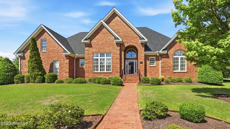 2025 Cornerstone Drive, Winterville, NC 28590 – photo 1 of 64: 3-web-or-mls-2025Cornerstone_002