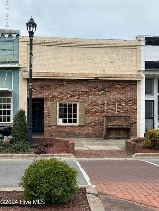 119 N Center Street, Mount Olive, NC 28365 – photo 1: Frnt1