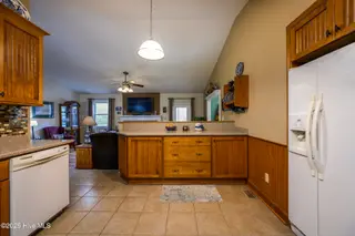 6203 Gondolier Drive, New Bern, NC 28560 – photo 17: Kitchen