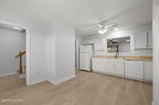 4144 Brook Creek Lane B, Greenville, NC 27858 – photo 8: 23-web-or-mls-LHV_9937