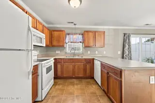 1548 Manning Forest Drive M5, Greenville, NC 27834 – photo 17: 17-web-or-mls-BLS_0038