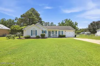 102 Tobacco Road, New Bern, NC 28562 — 3-bedroom home in Spring Garden, New Bern, NC, photo 2 of 37: IMG_0204