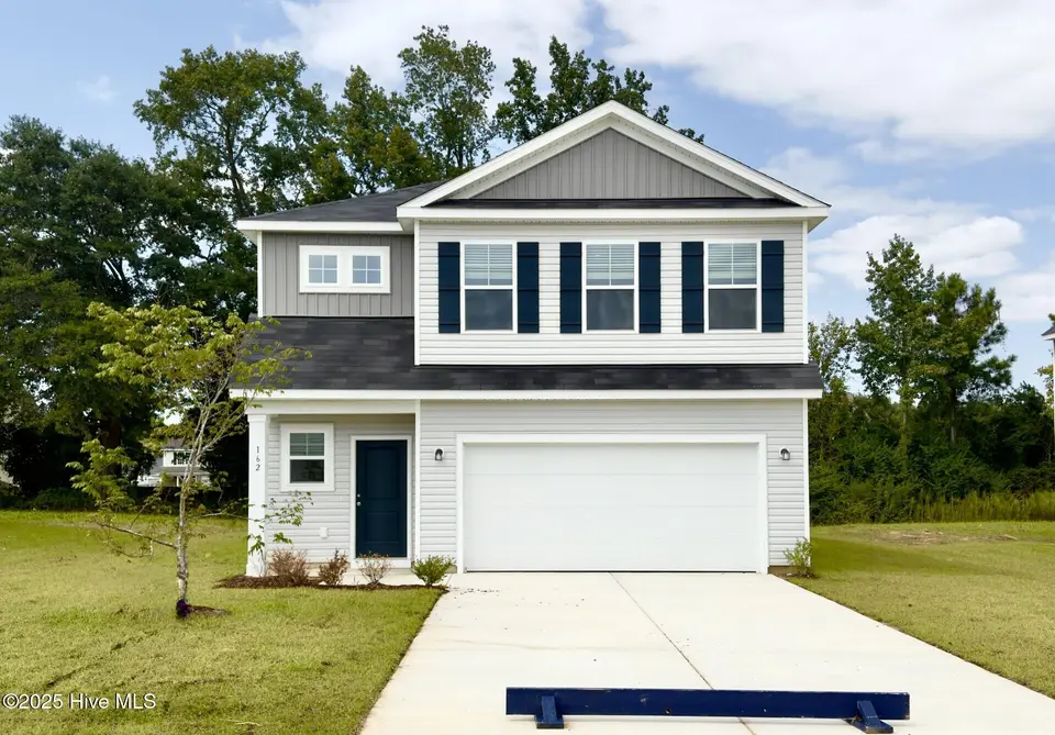 162 N Squires Run Lane, Richlands, NC 28574 – photo 1 of 1: Home Front