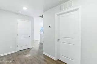 602 S Squires Run Lane, Richlands, NC 28574 – photo 24: Hallway