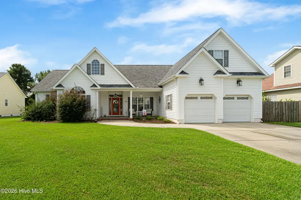 412 Waverly Court, Newport, NC 28570 – photo 1 of 60: Stunning home in Gracelyn Park