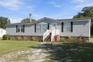 102 Wildcat Court, Richlands, NC 28574 — 3-bedroom manufactured home in Gregory Fork Acres, Richlands, NC, photo 6 of 55: 2-web-or-mls-IMG_4739