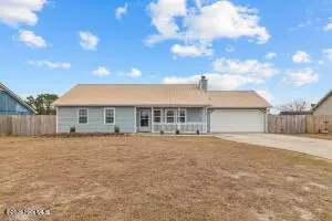 412 Foxtrace Lane, Hubert, NC 28539 – photo 1 of 1: 2125668717765466382 (1)