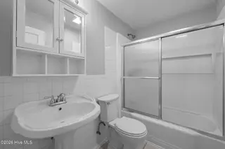 411 George Street, New Bern, NC 28560 – photo 21: Full Bath