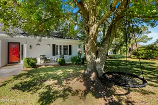 1223 Creek Road, Morehead City, NC 28557 — 3-bedroom home in Dill Creek, Morehead City, NC, photo 7 of 60: 1223RiverRd-11-5-25-007