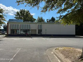 1237 N Road Street, Elizabeth City, NC 27909 — home, Elizabeth City, NC, photo 4 of 33: IMG_2274