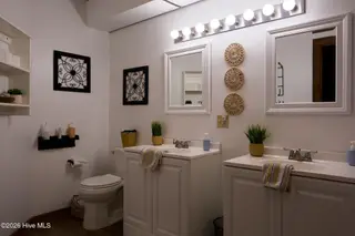 603 E Colonial Avenue 1, Elizabeth City, NC 27909 – photo 13: Bathroom 2