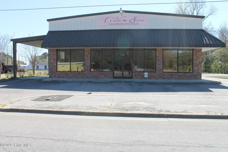 1041 S Madison Street, Whiteville, NC 28472 – photo 1 of 31: IMG_2587