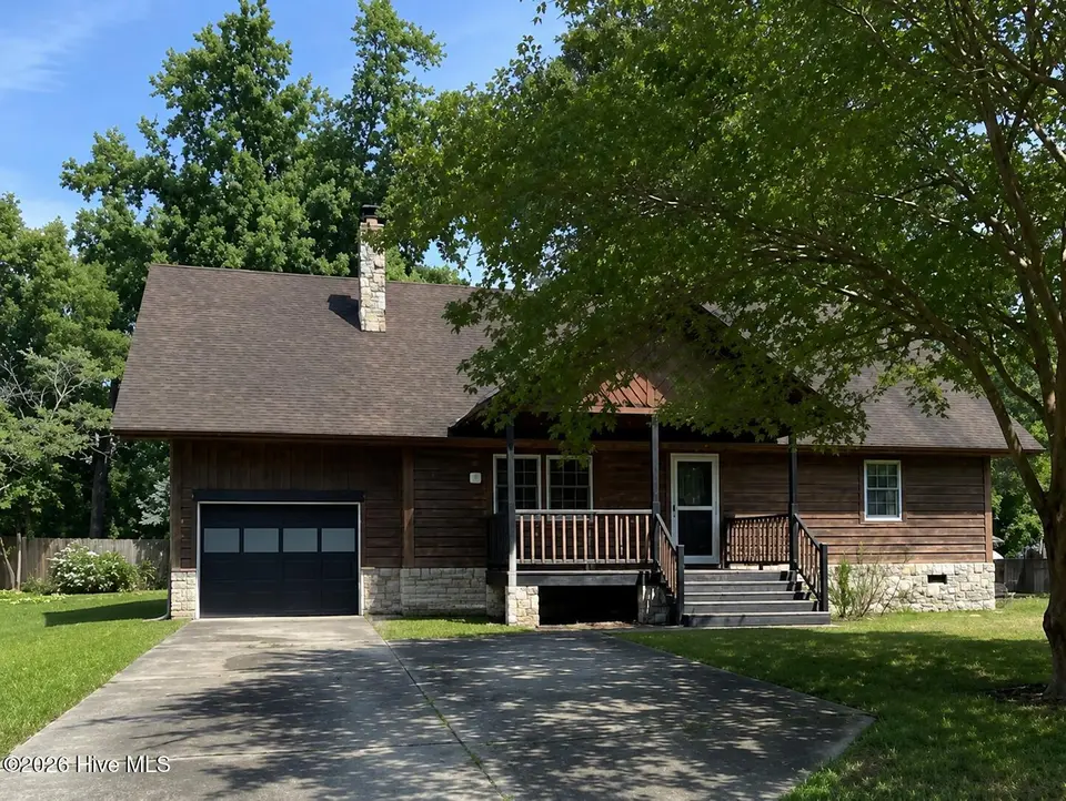 1300 Decatur Road, Jacksonville, NC 28540 – photo 1 of 37