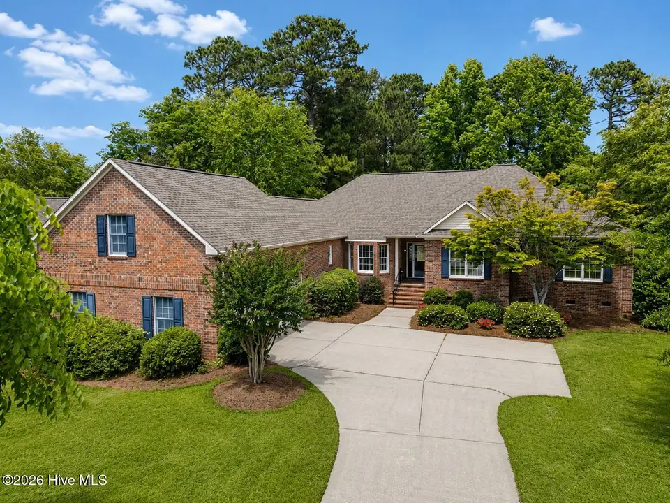 606 Taberna Circle, New Bern, NC 28562 – photo 1 of 77: Front